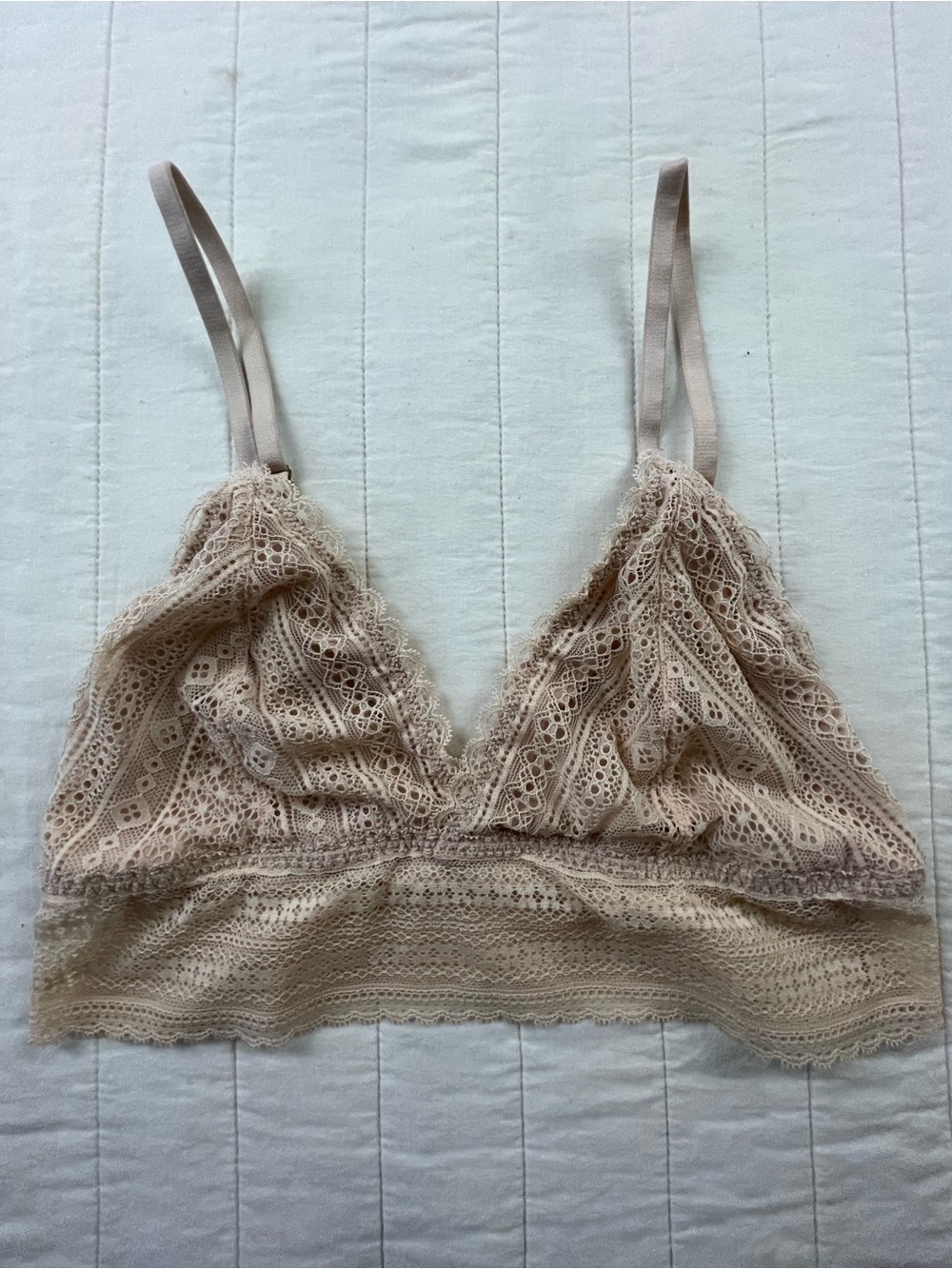 Abercrombie & Fitch Lace Bralette in Nude Peach  Small